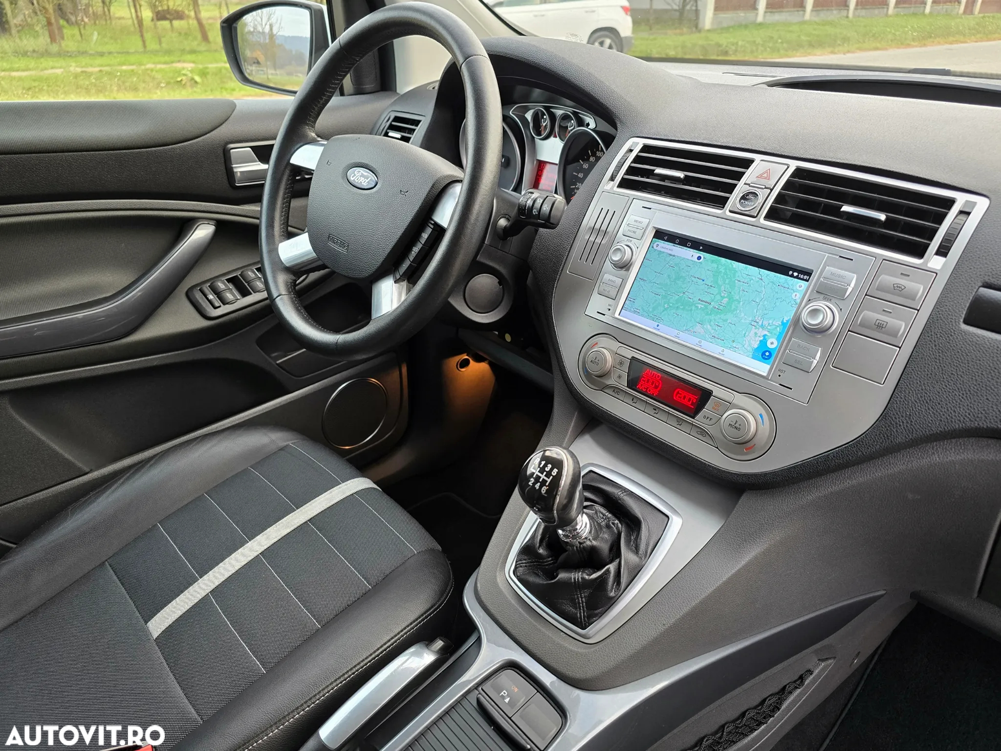 Ford Kuga 2.0 TDCi 2x4 Titanium - 23
