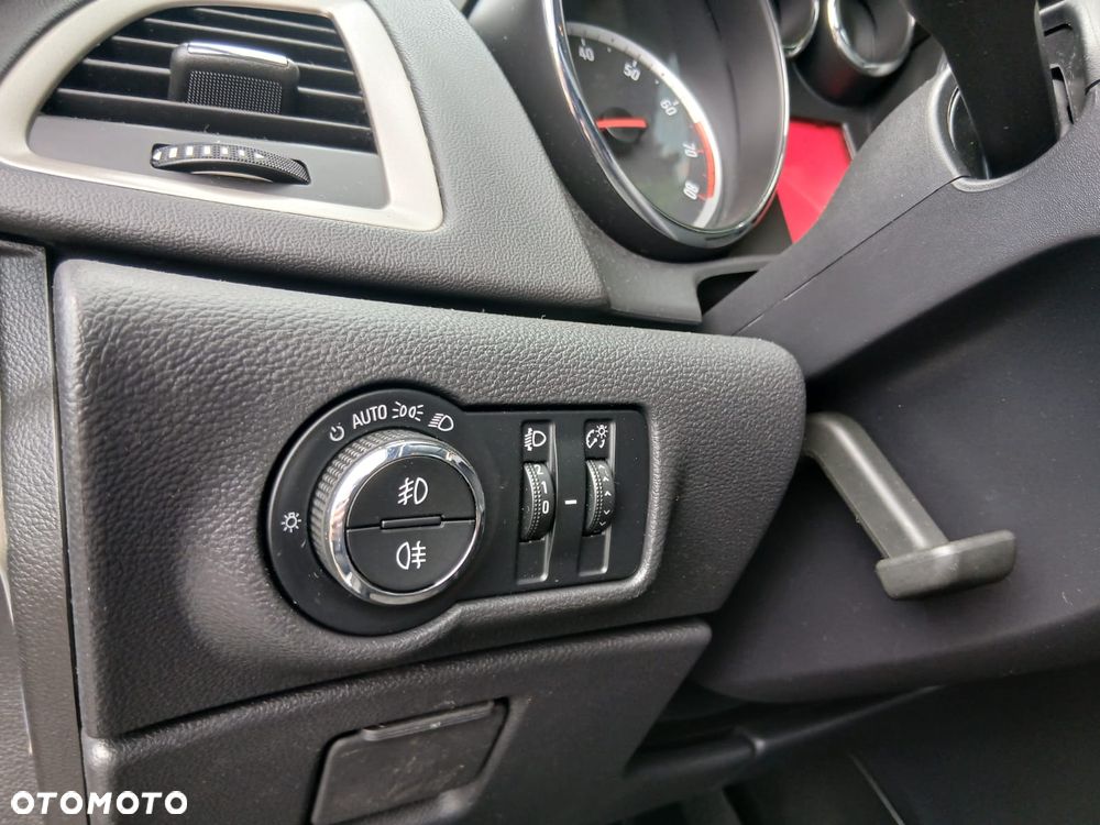 Opel Astra 1.4 Turbo Design Edition - 18