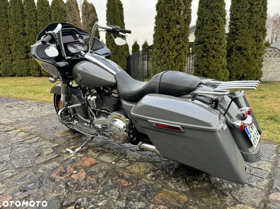 Harley-Davidson Touring Road Glide - 30