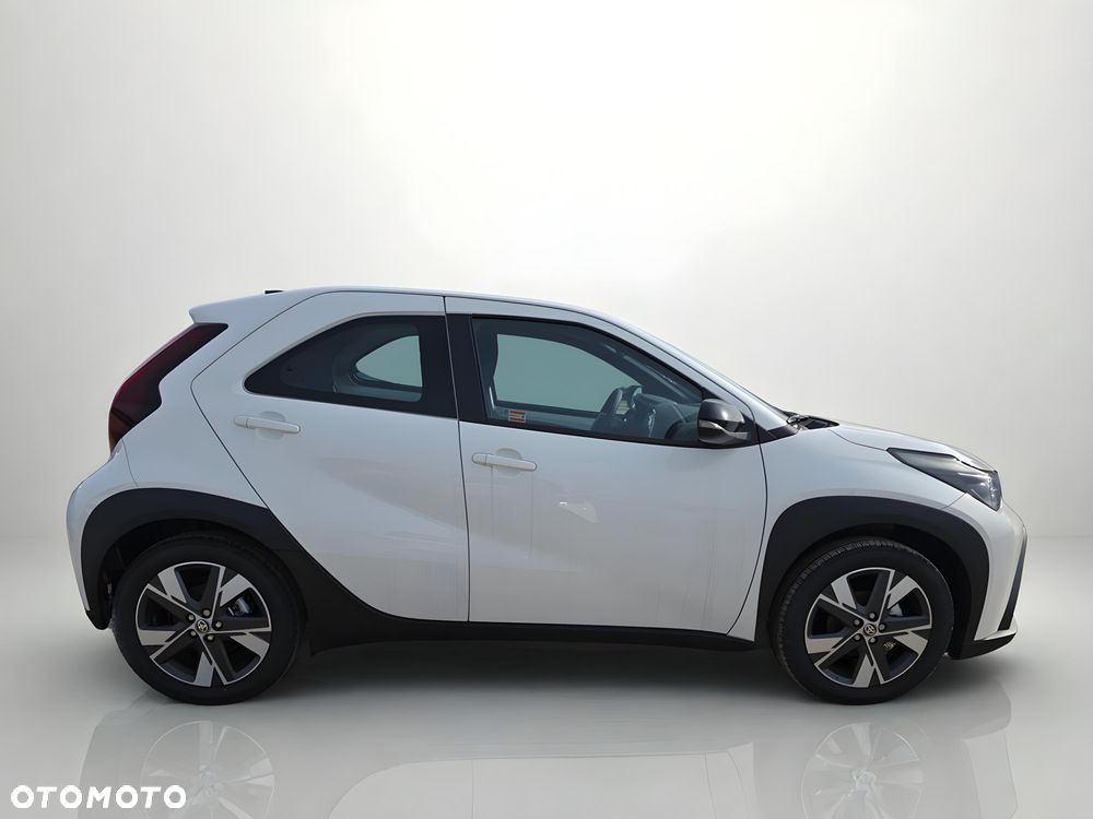 Toyota Aygo X Hybrid 1.5 Comfort e-CVT - 4
