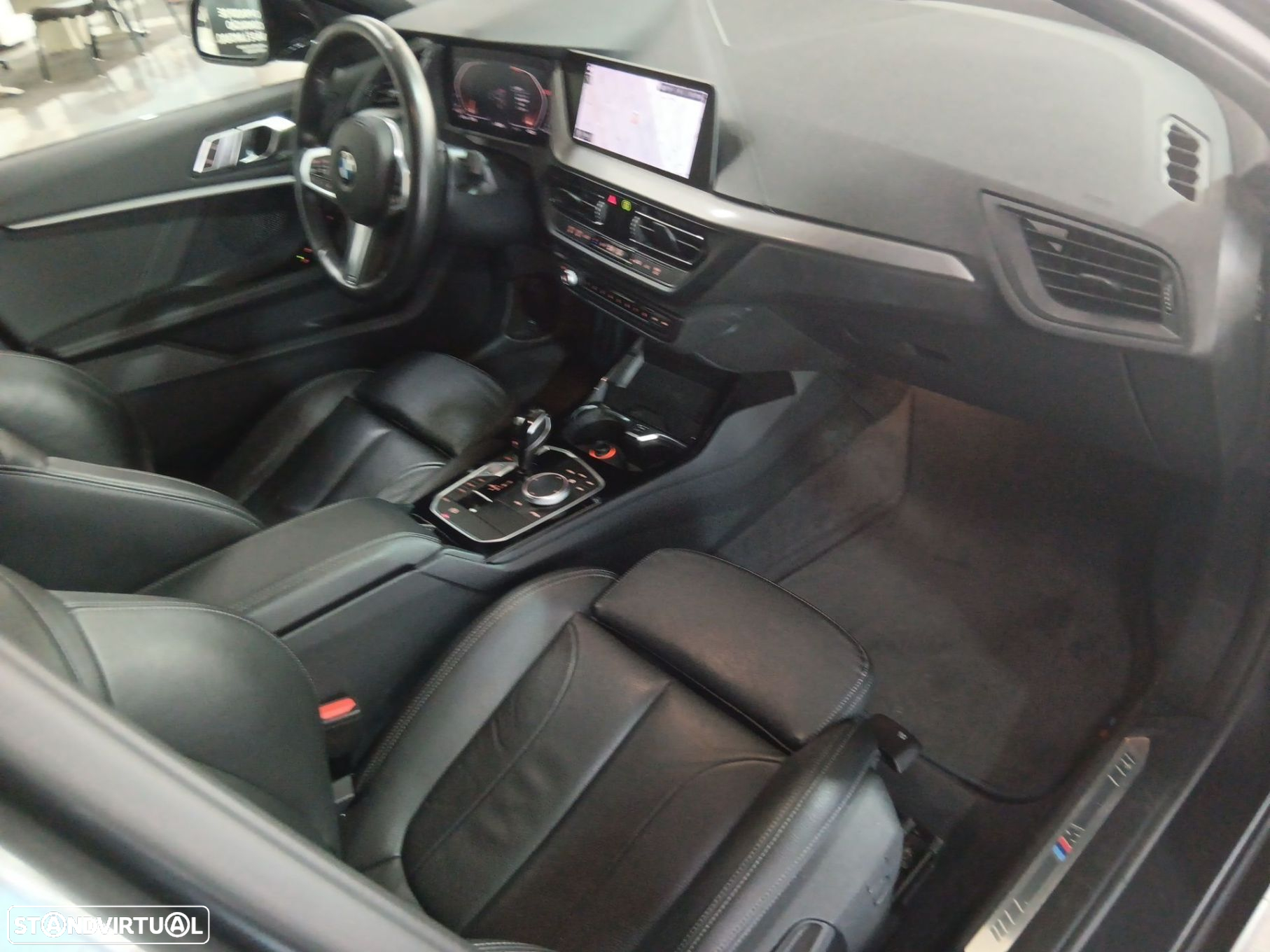 BMW 118 i Pack Desportivo M Auto - 4