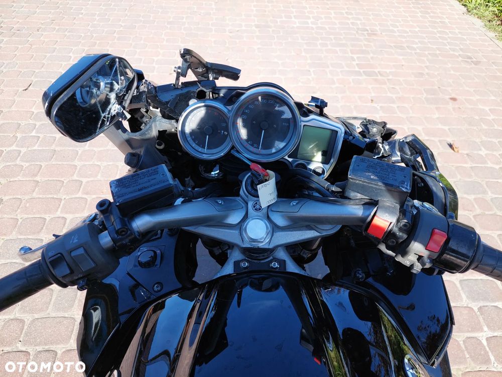 Yamaha FJR - 19