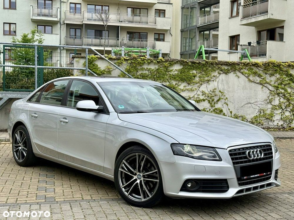 Audi A4 Limousine - 4