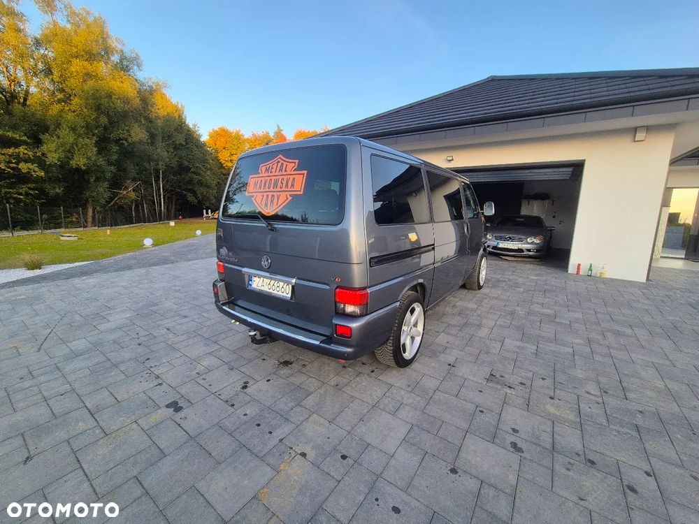 Volkswagen Caravelle - 18