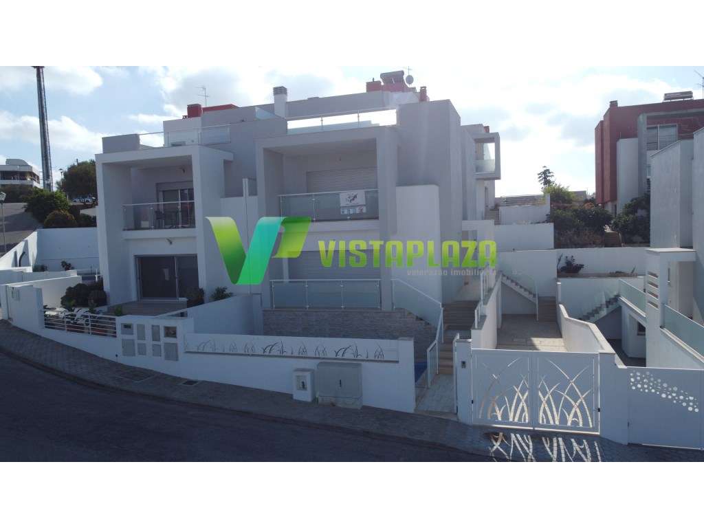 Moradia M3 Geminada com Piscina e garagem, Ferragudo - Algarve - Grande imagem: 4/49