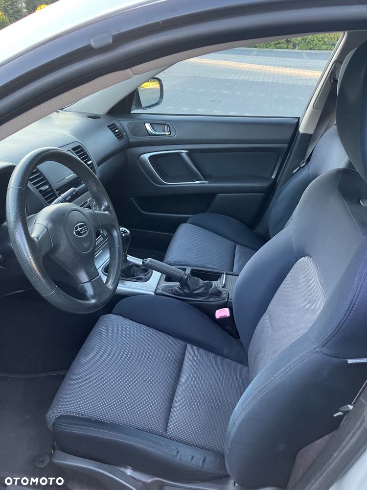 Subaru Legacy 2.0i MT - 3