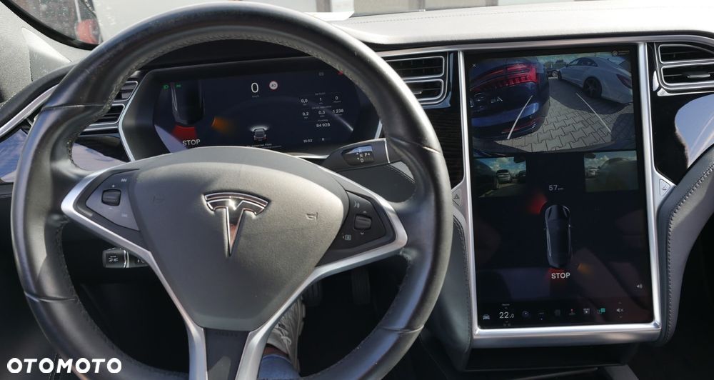 Tesla Model S - 14