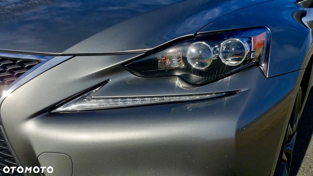 Lexus IS - 14