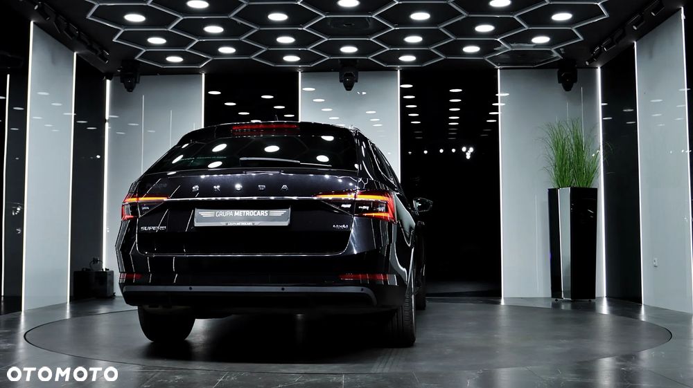 Skoda Superb 2.0 TDI SCR 4x4 Style DSG - 7