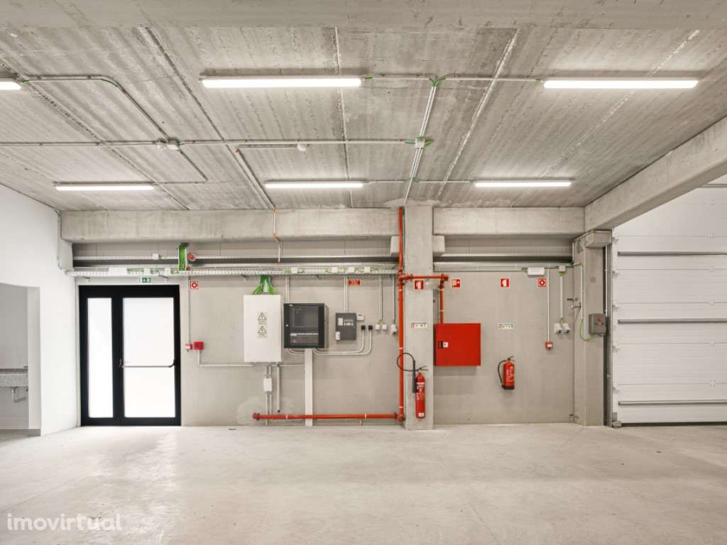 Armazém em rentabilidade à venda , Quinta de Matos - Grande imagem: 3/18