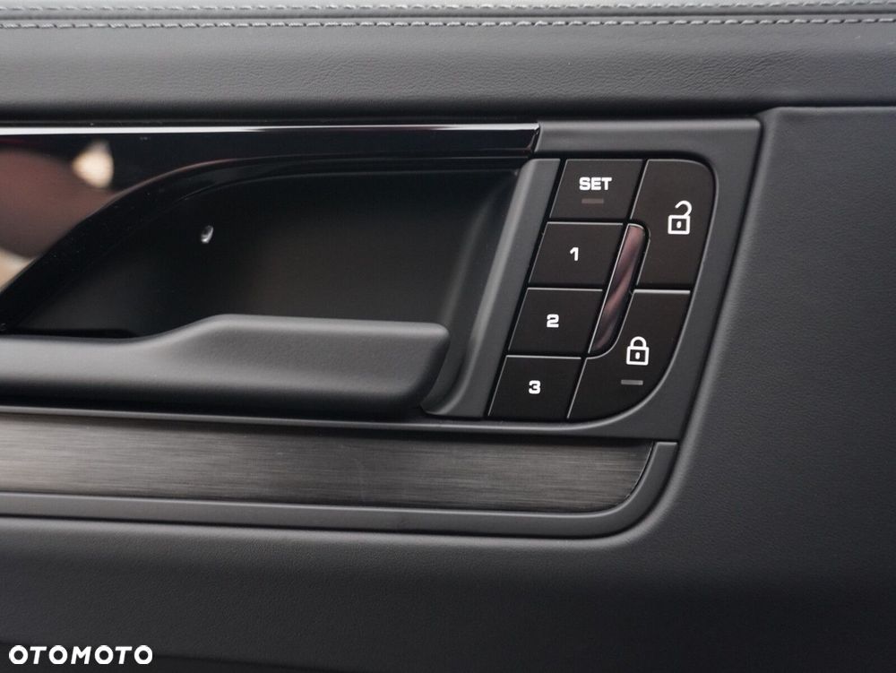 Porsche Cayenne E-Hybrid PHEV Black Edition - 22