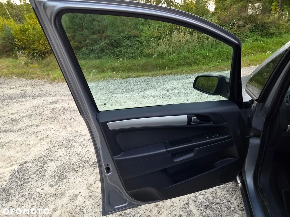 Opel Zafira - 26