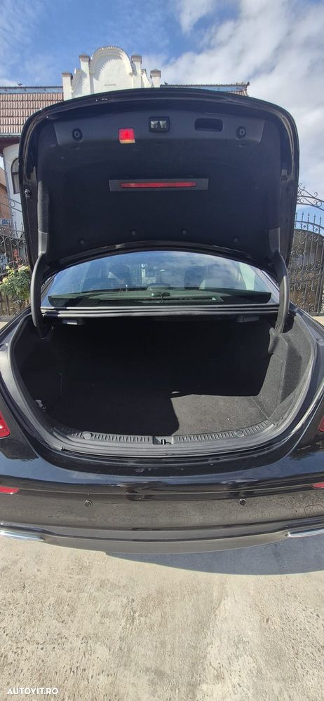 Mercedes-Benz E - 14