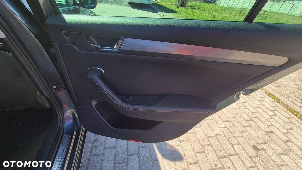 Skoda Superb 2.0 TSI Style DSG - 16