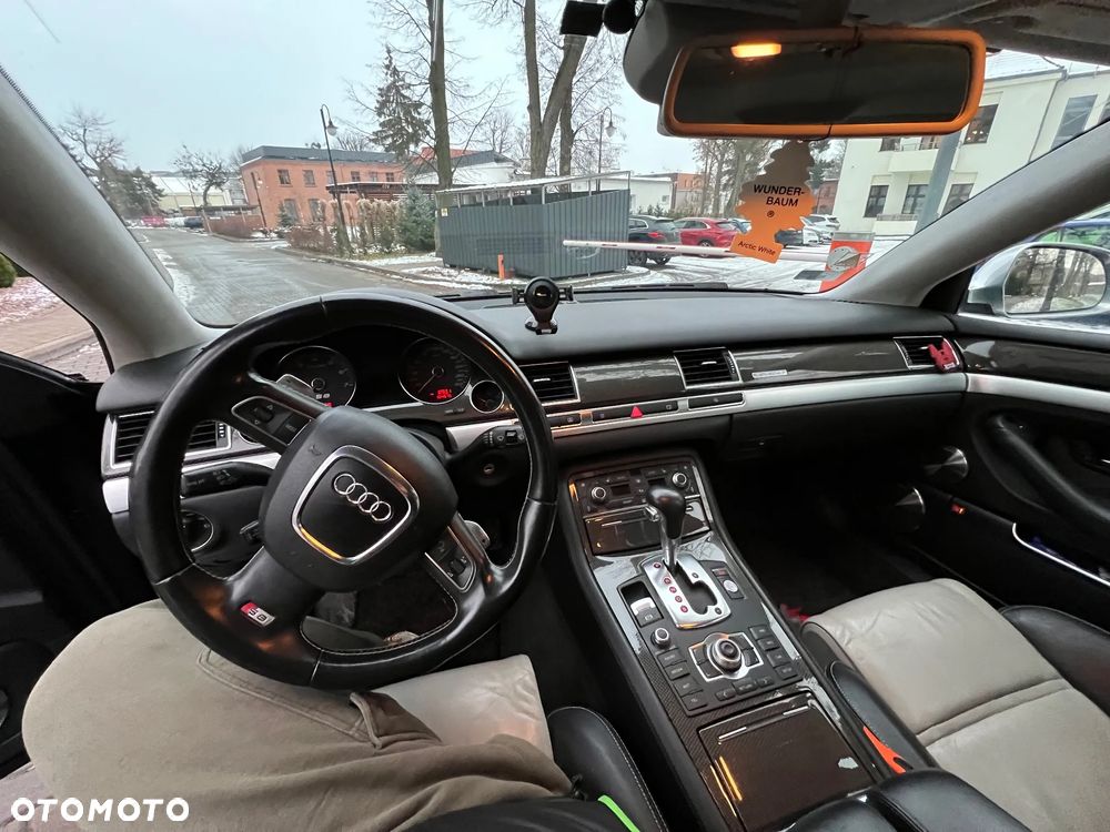 Audi A8 - 10