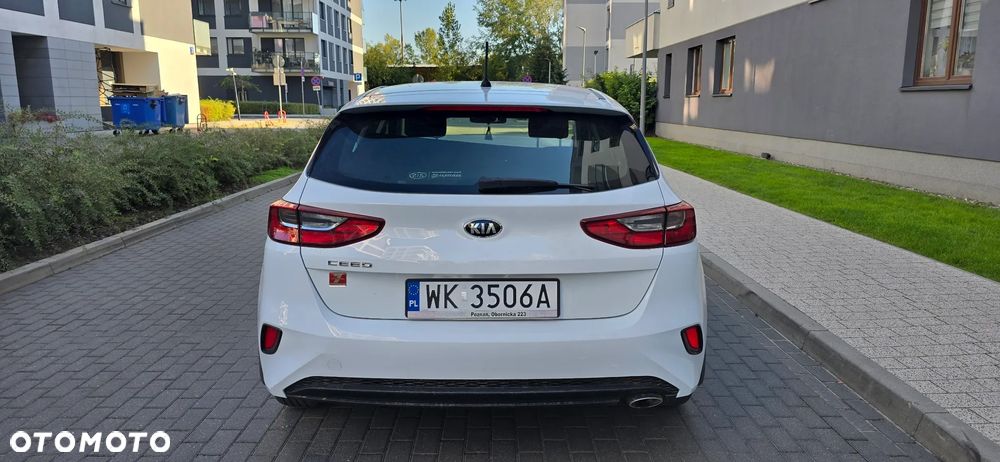 Kia Ceed - 9
