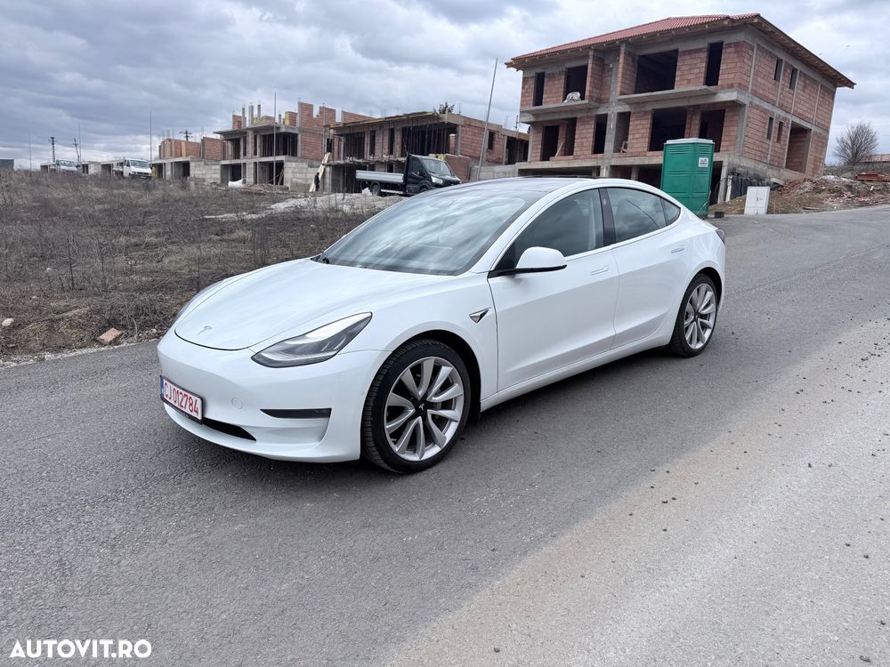 Tesla Model 3 Langstreckenbatterie Allradantrieb Dual Motor - 8
