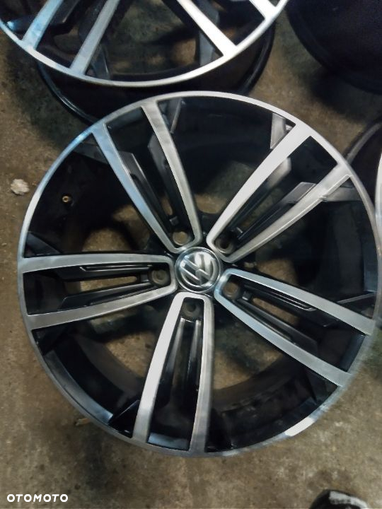 18'' 5x112 VW 5G0601025CM FELGI ORYGINALNE - 3