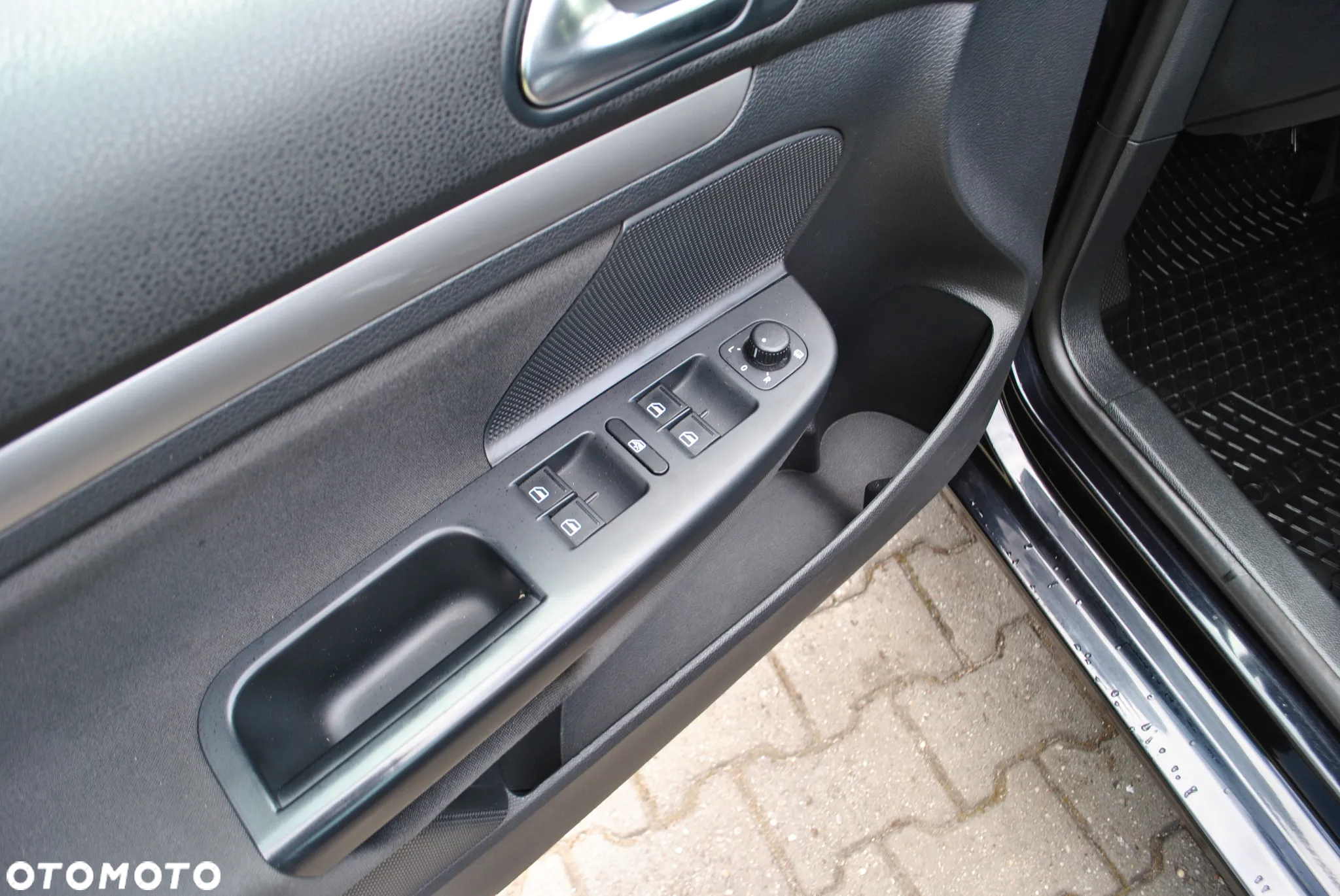 Volkswagen Golf VI 1.4 Comfortline - 31