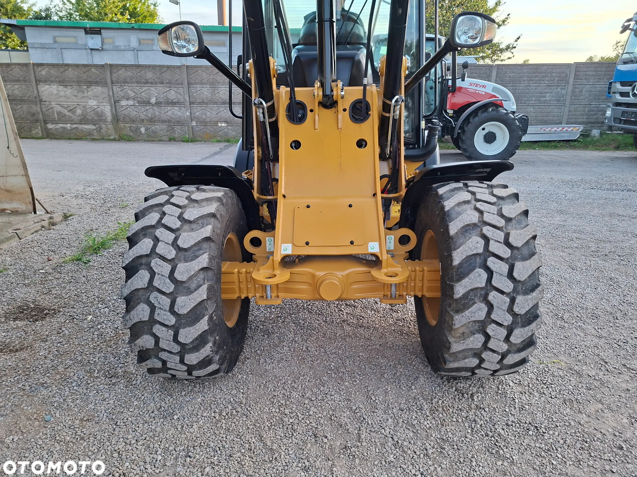 Caterpillar CAT 907 M - 14