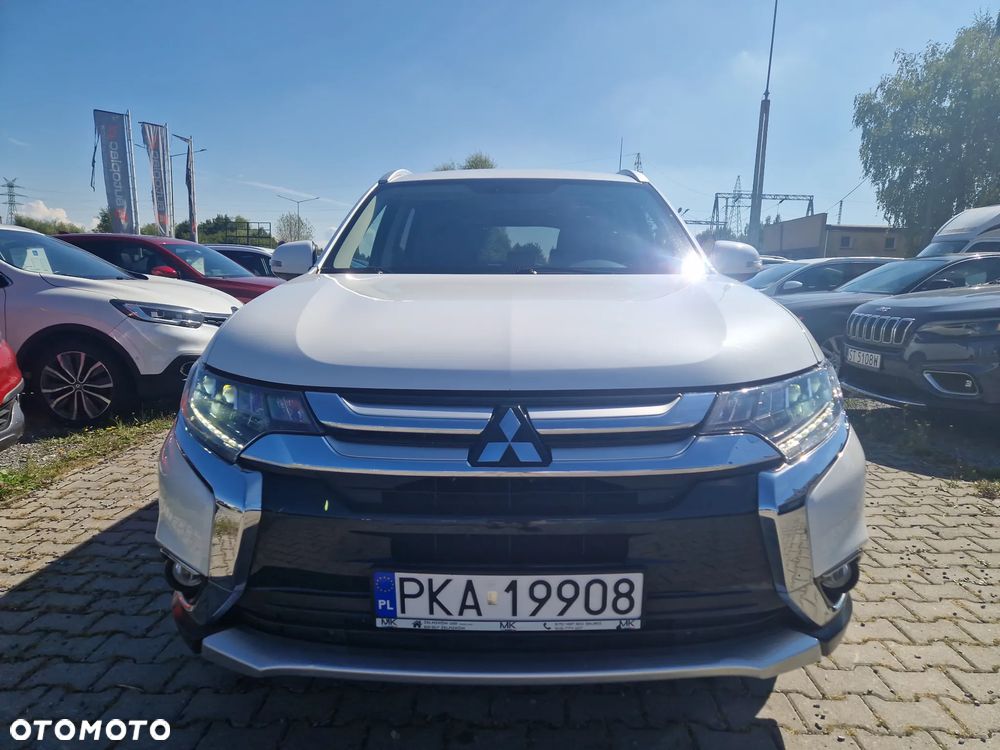 Mitsubishi Outlander 2.0 2WD CVT Diamant - 6