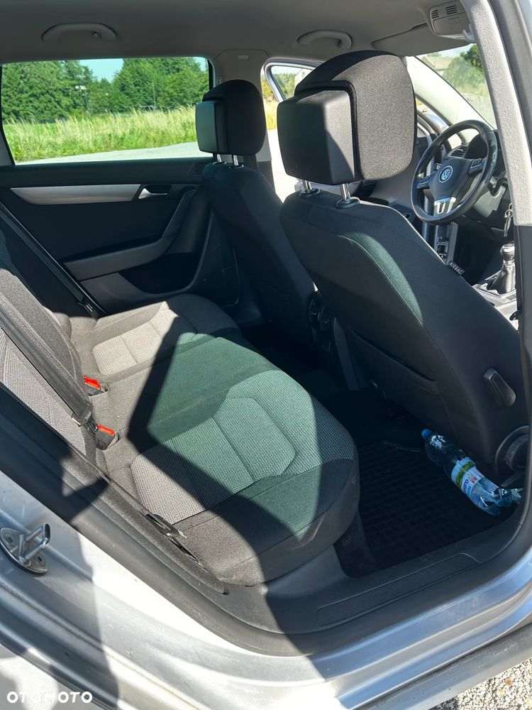 Volkswagen Passat 1.6 TDI Comfortline - 9