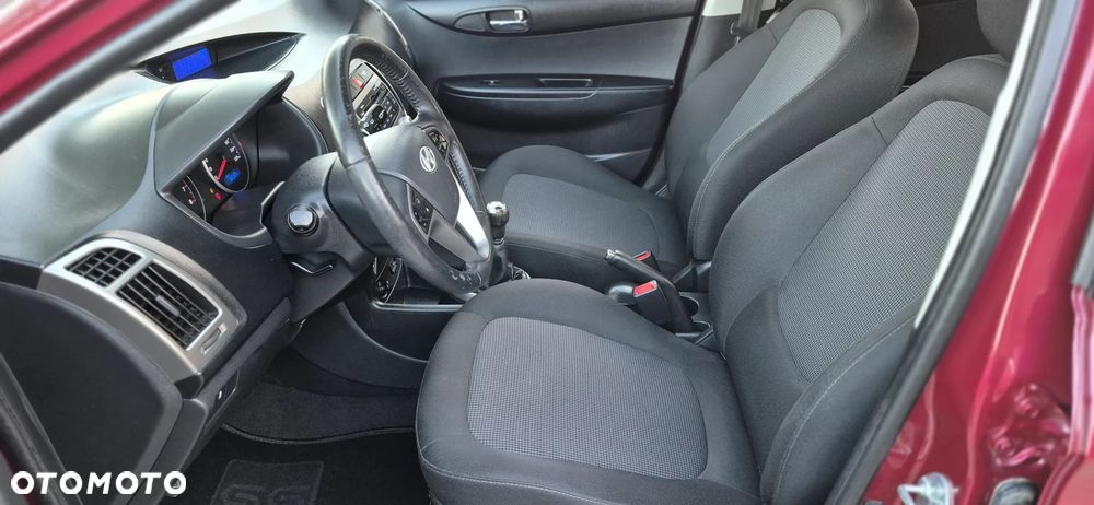 Hyundai i20 - 13