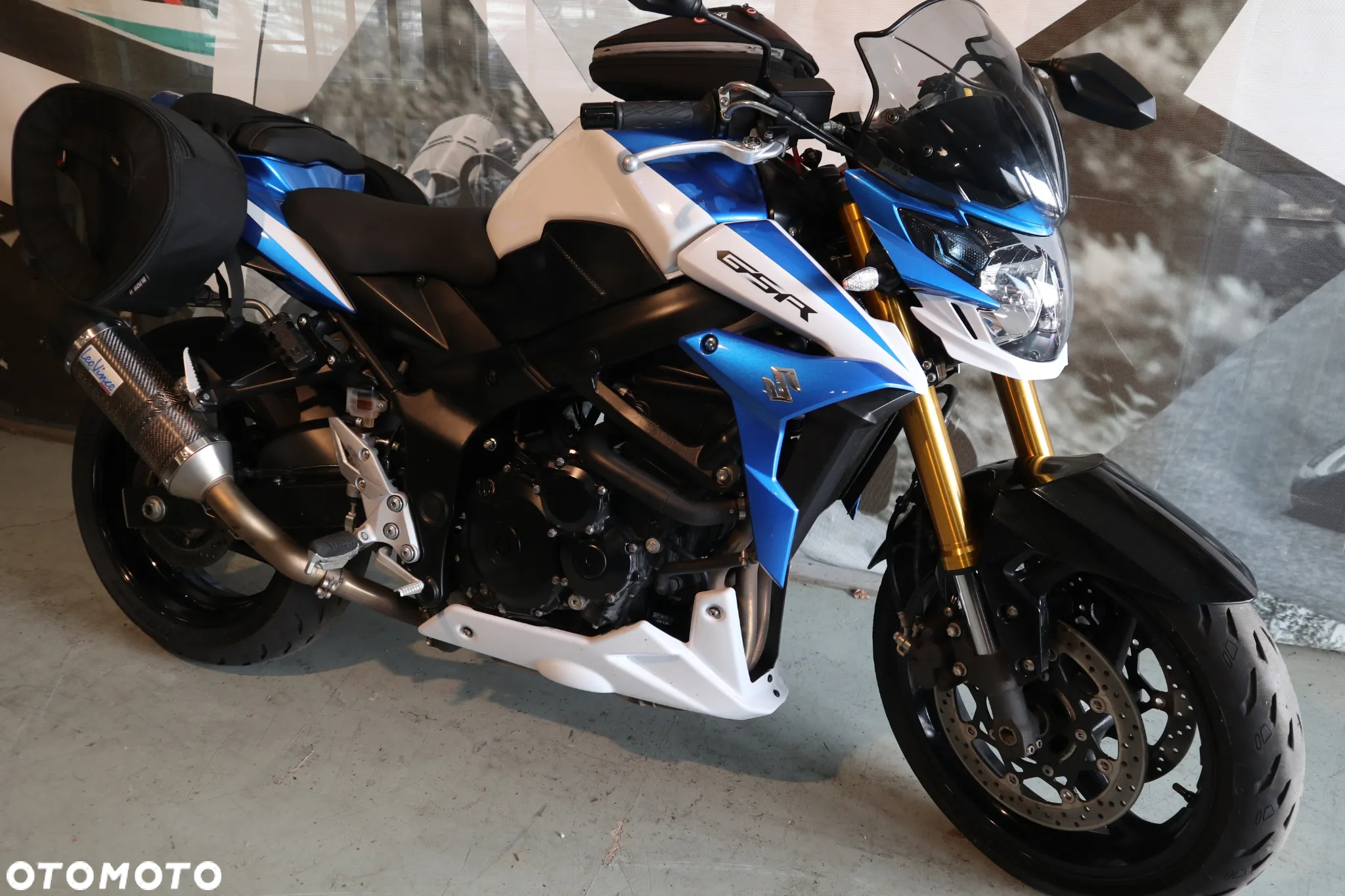 Suzuki GSR - 14
