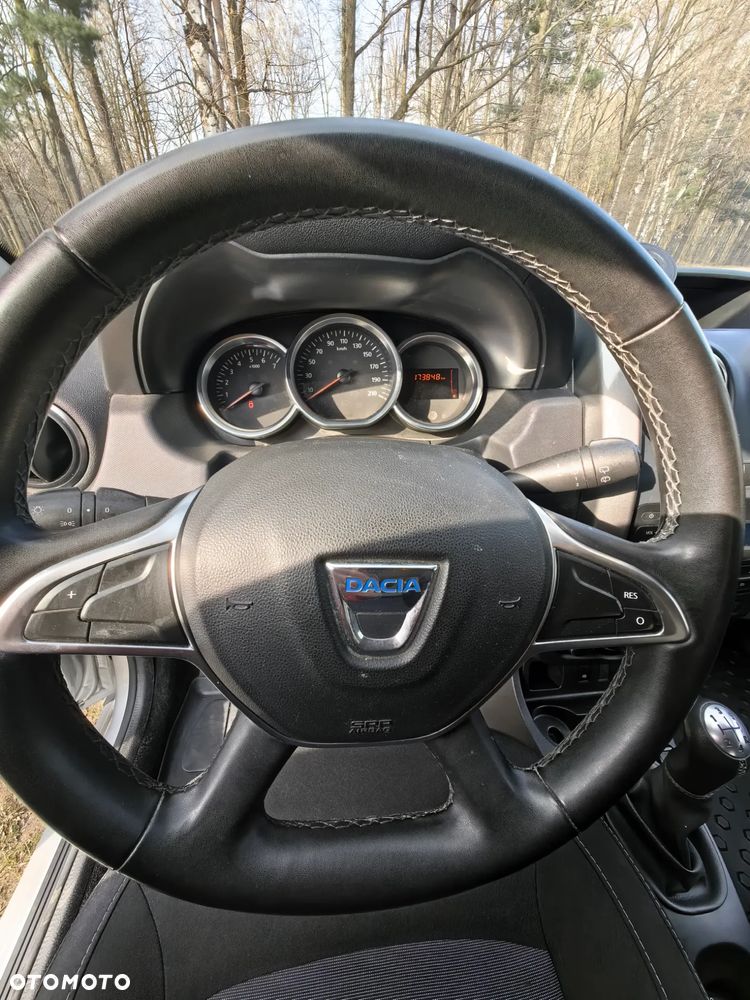 Dacia Duster 1.6 SCe Laureate S&S - 15