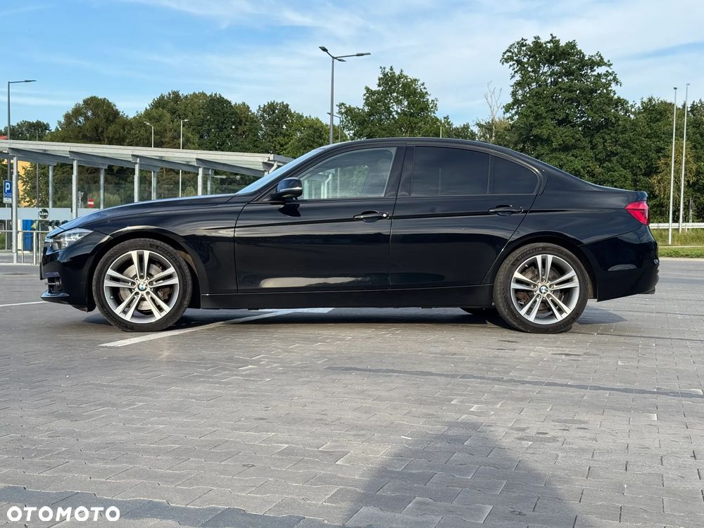 BMW Seria 3 330i xDrive Sport Line Sport - 8