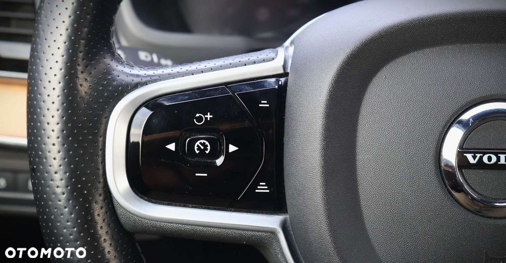Volvo XC 90 - 25