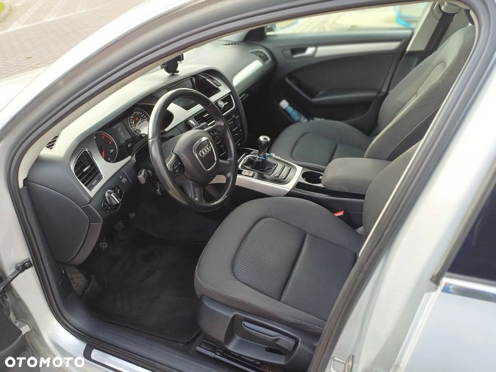 Audi A4 Limousine - 9