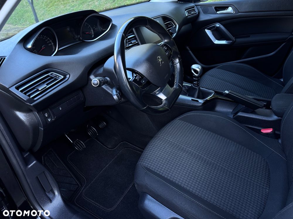 Peugeot 308 PureTech 130 GPF Stop & Start Active Business-Paket - 9