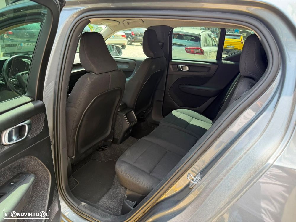 Volvo XC 40 2.0 D3 AWD Geartronic - 12