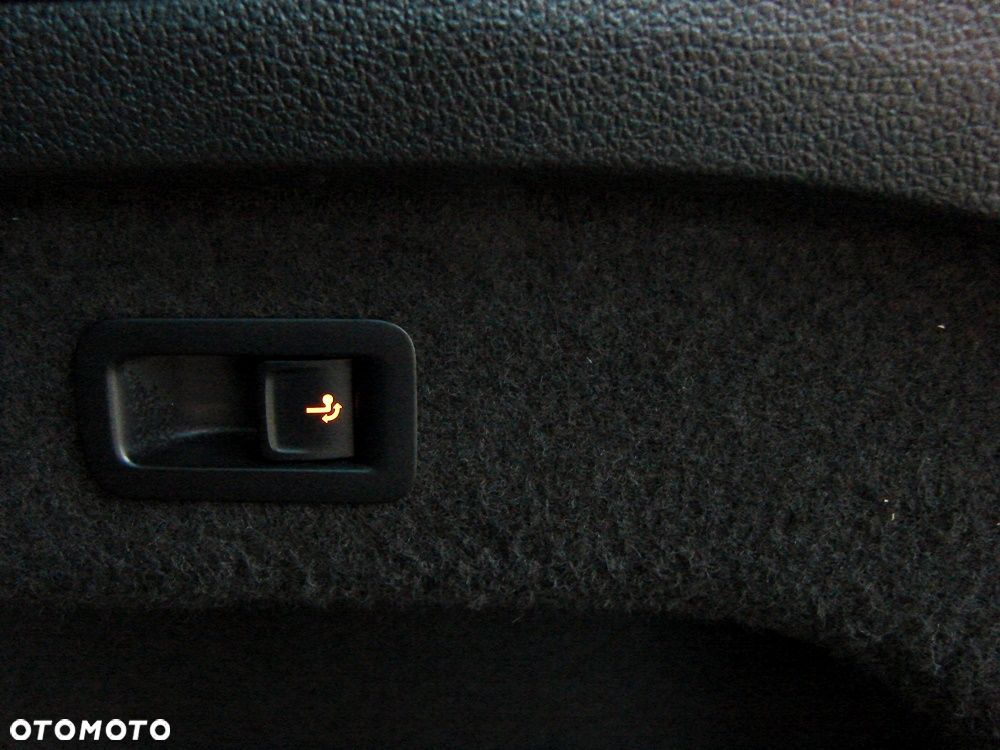 Volkswagen Passat - 36