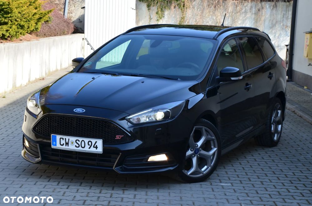 Ford Focus 2.0 TDCi ST mit Leder-Exclusiv-Paket - 1