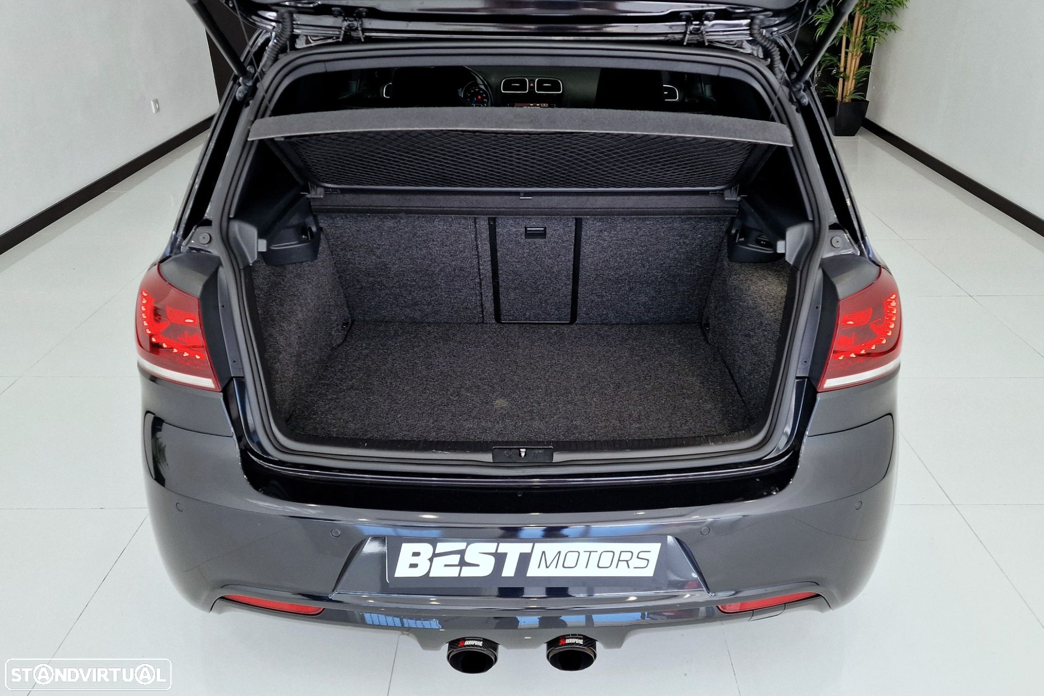 VW Golf 2.0 TSi R20 DSG - 10