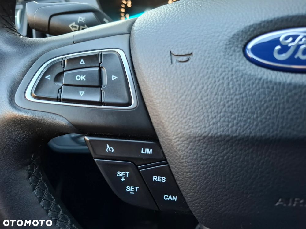 Ford Kuga 1.5 EcoBoost 2x4 Titanium - 23