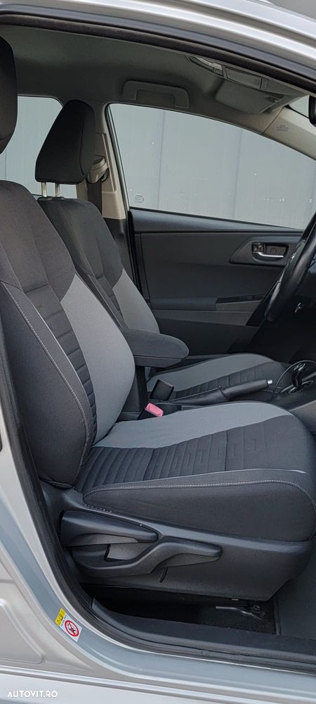 Toyota Auris 1.8 L VVT-i Sol - 7