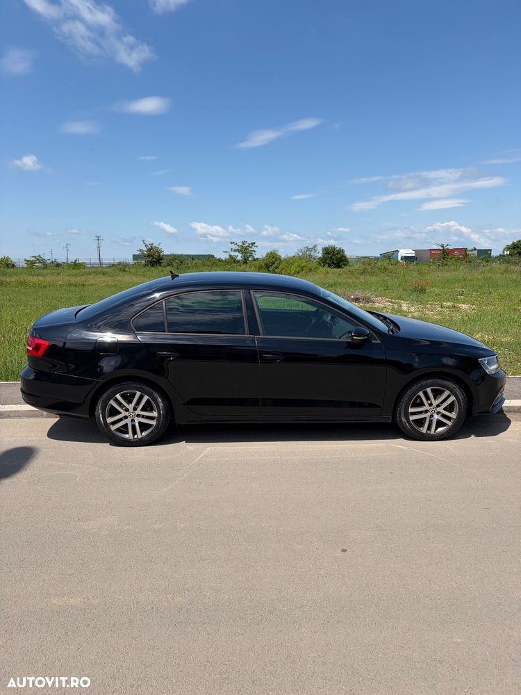 Volkswagen Jetta 1.2 TSI Trendline - 10