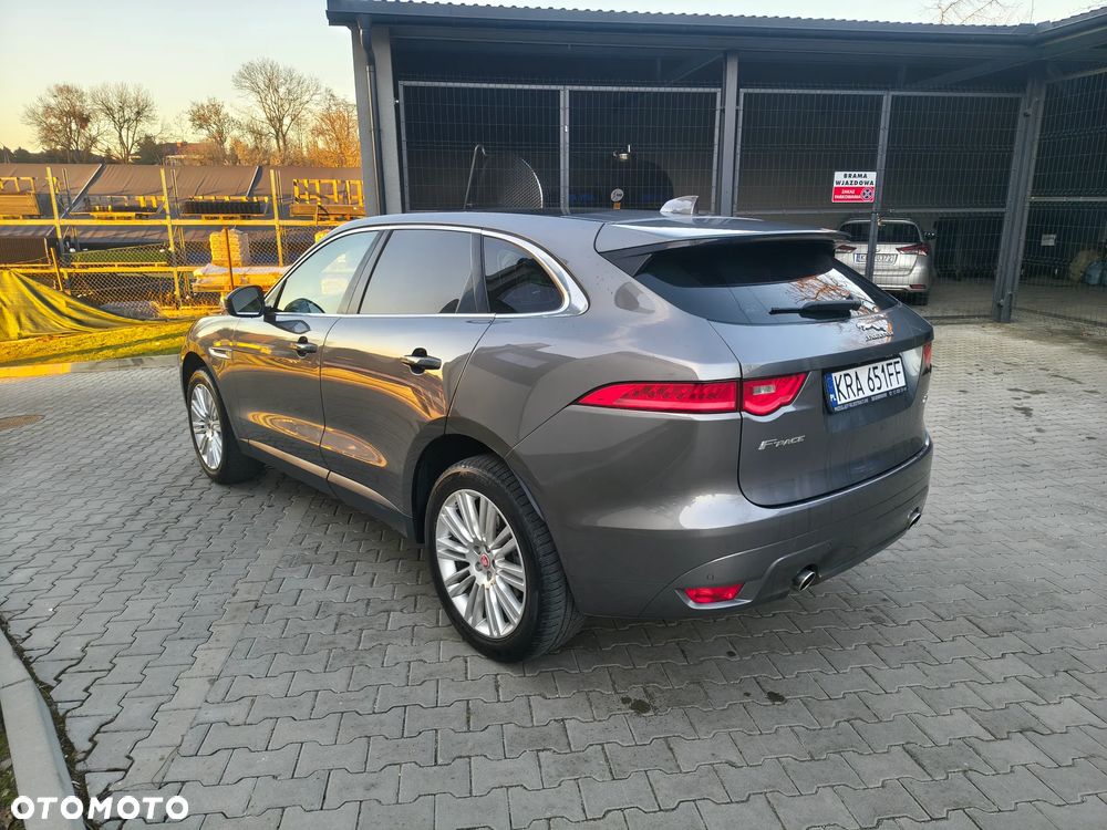 Jaguar F-Pace 2.0 i4D AWD Prestige - 4