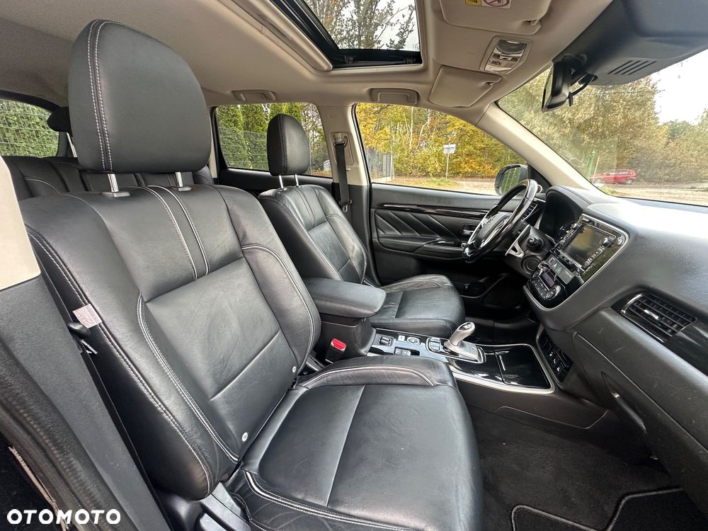 Mitsubishi Outlander 2.0 4WD Top - 33