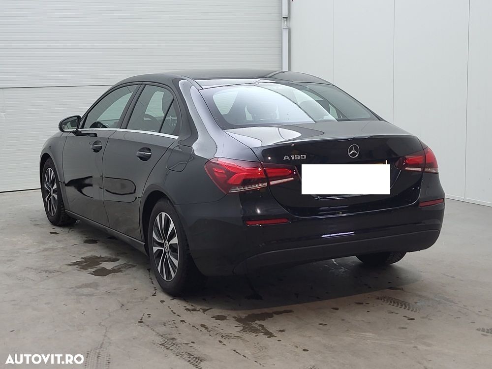 Mercedes-Benz A 180 7G-DCT Progressive Advanced - 3