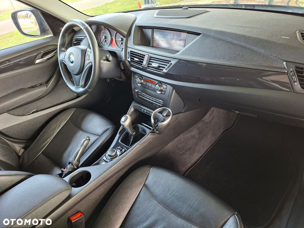 BMW X1 sDrive18d Sport Line - 19