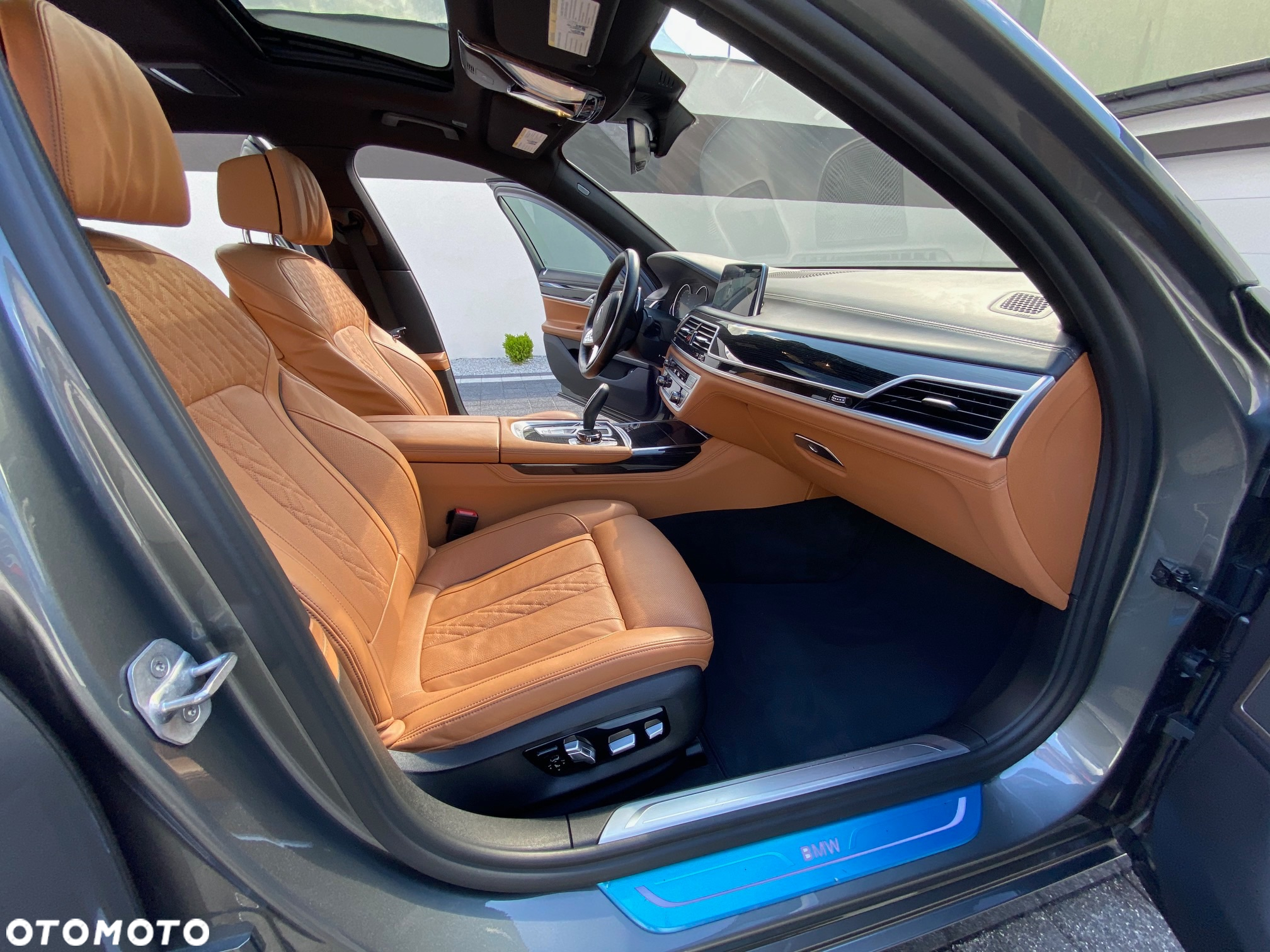 BMW Seria 7 750Li xDrive - 21