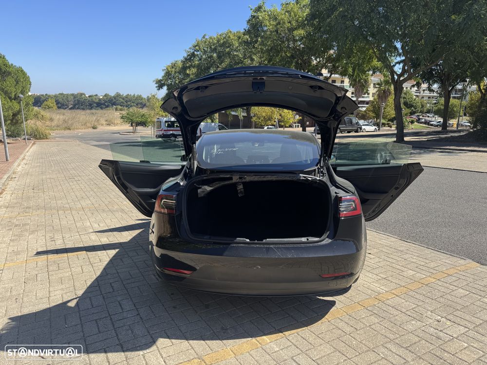 Tesla Model 3 - 3