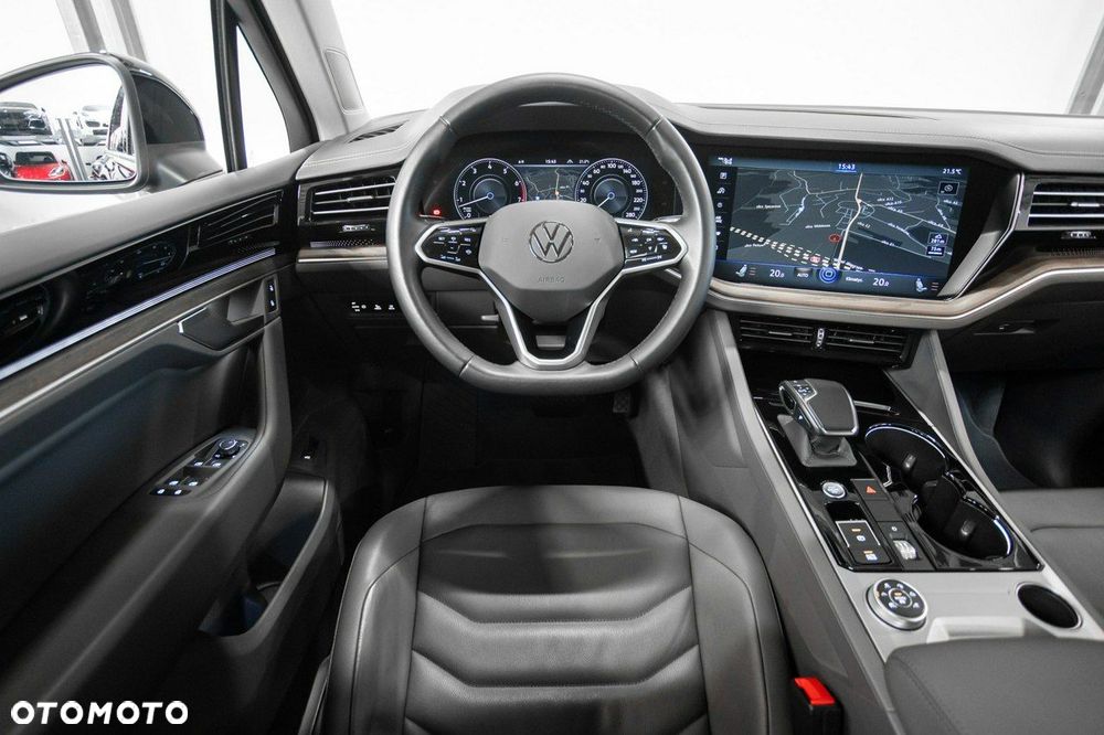 Volkswagen Touareg - 16