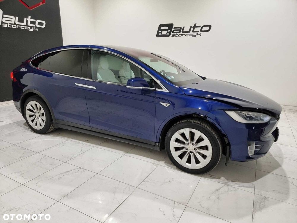 Tesla Model X - 2