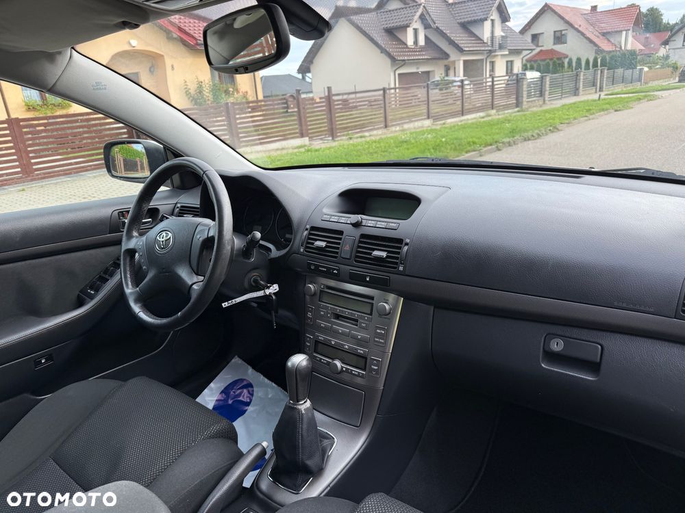 Toyota Avensis - 19