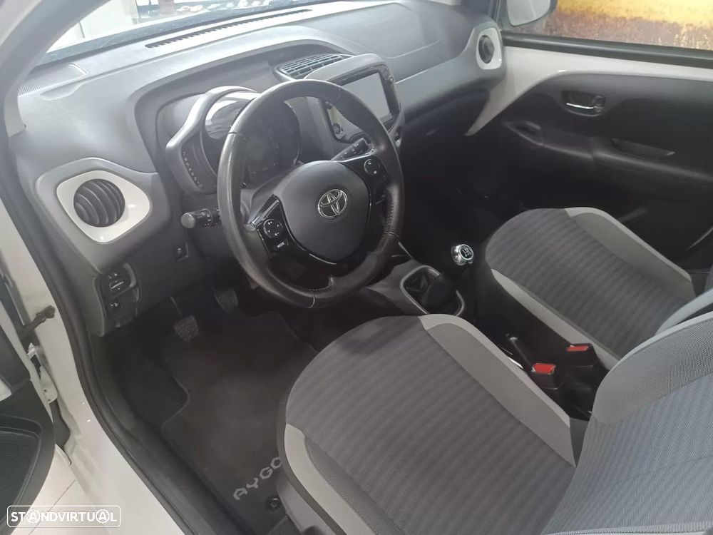 Toyota Aygo 1.0 X-Clusiv - 11
